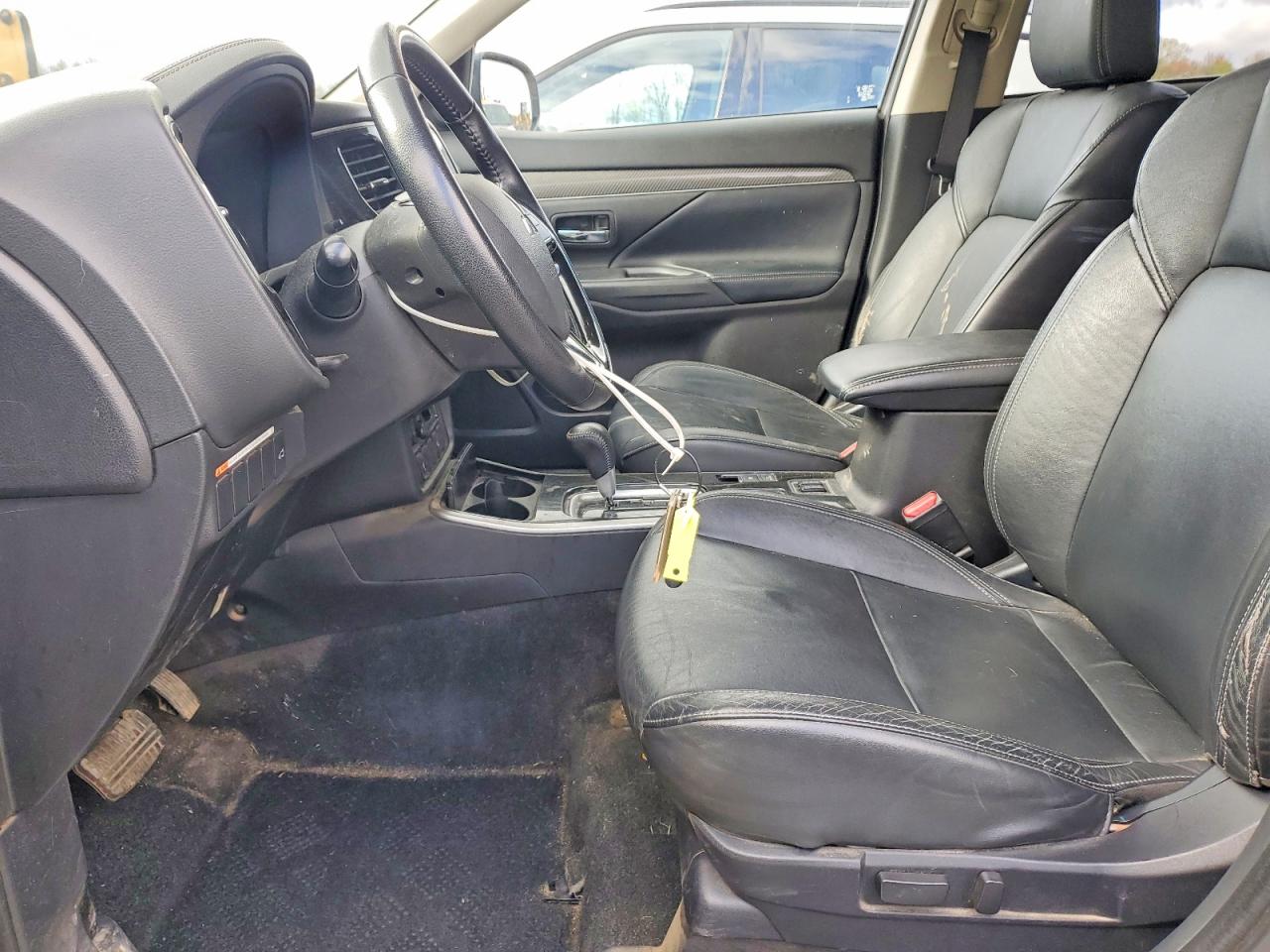 2019 MITSUBISHI OUTLANDER SE photo 7
