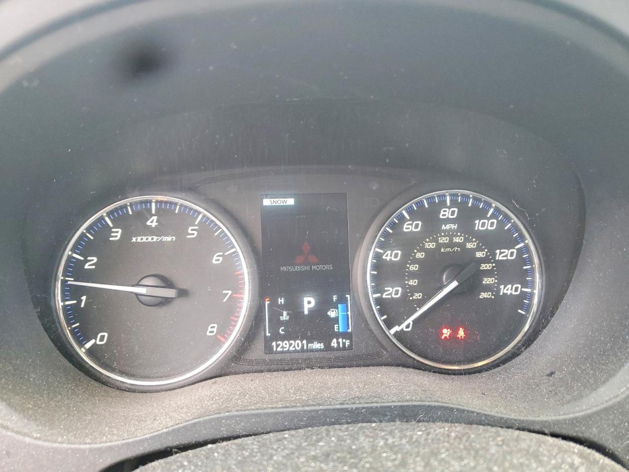 2019 MITSUBISHI OUTLANDER SE photo 9