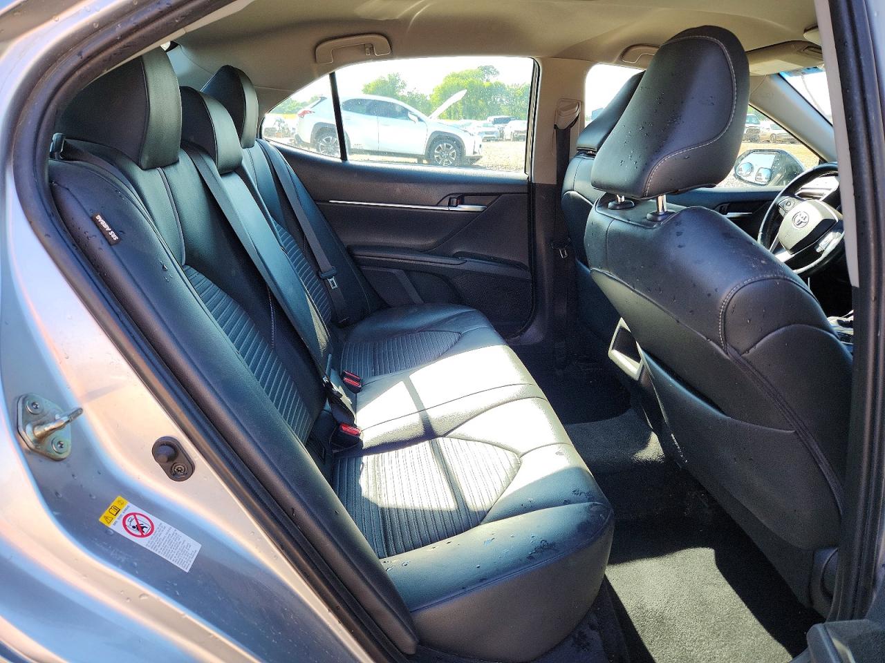 2018 TOYOTA CAMRY SE photo 10