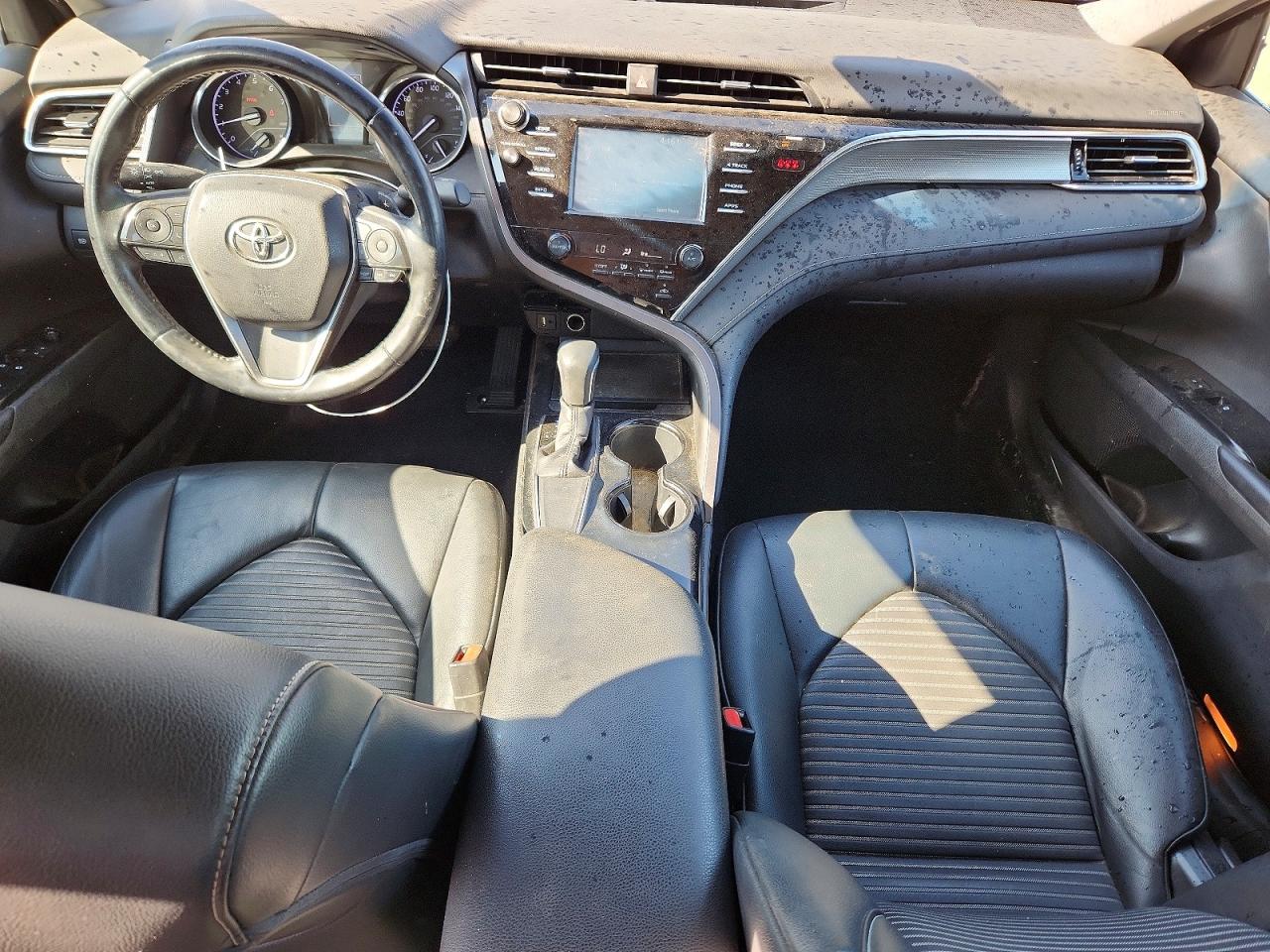 2018 TOYOTA CAMRY SE photo 8