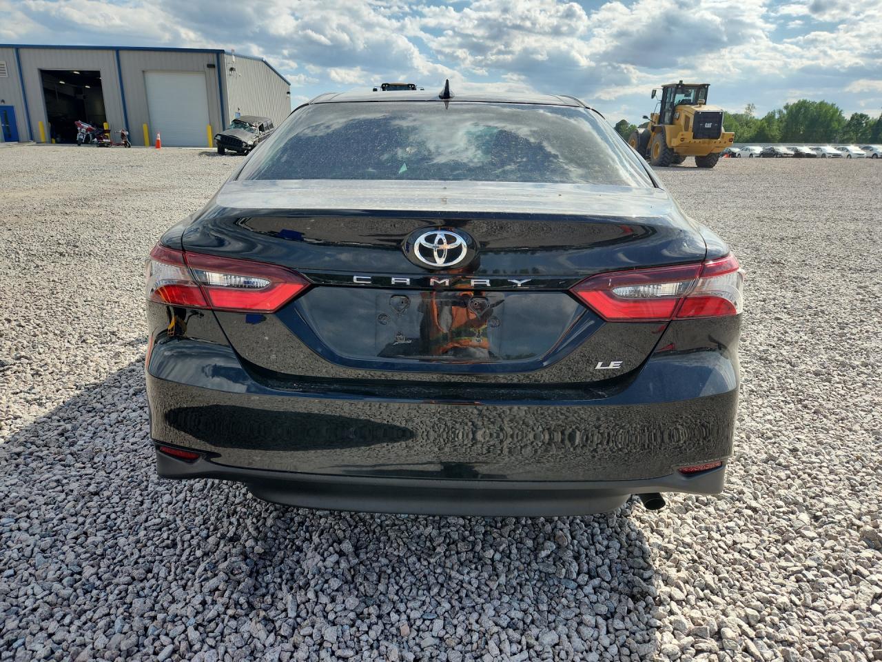 2021 TOYOTA CAMRY LE photo 11