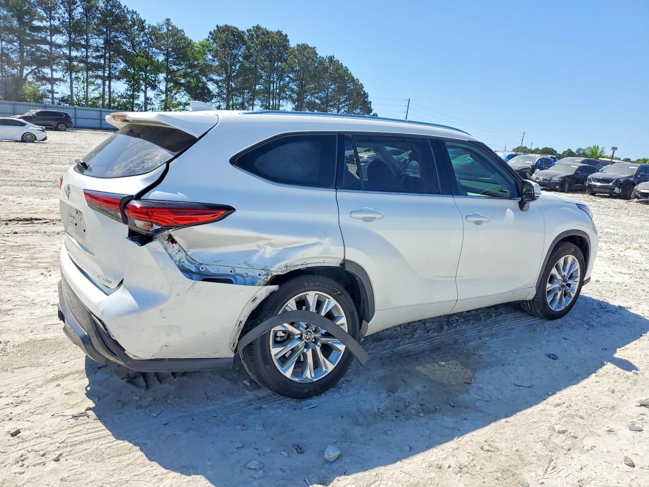 2022 TOYOTA HIGHLANDER HYBRID PLATINUM photo 3