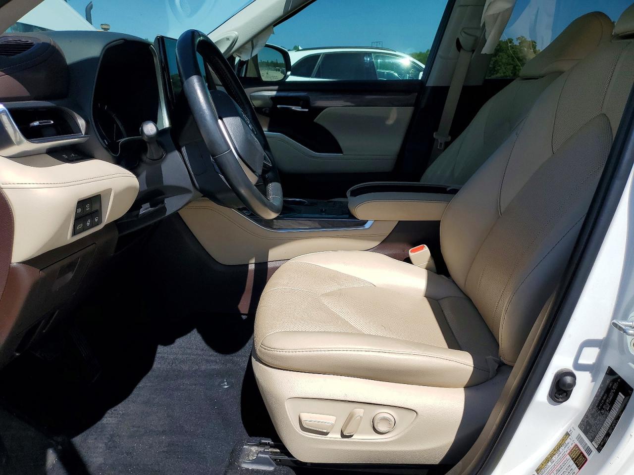 2022 TOYOTA HIGHLANDER HYBRID PLATINUM photo 7