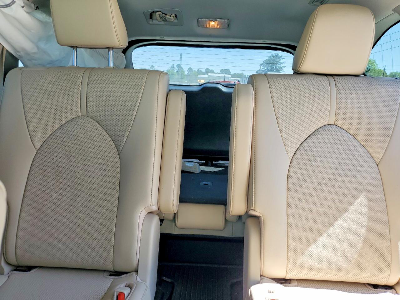 2022 TOYOTA HIGHLANDER HYBRID PLATINUM photo 10