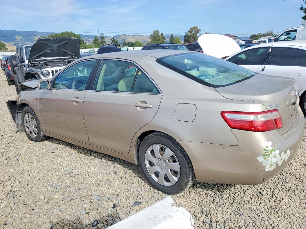 2007 TOYOTA CAMRY LE photo 2