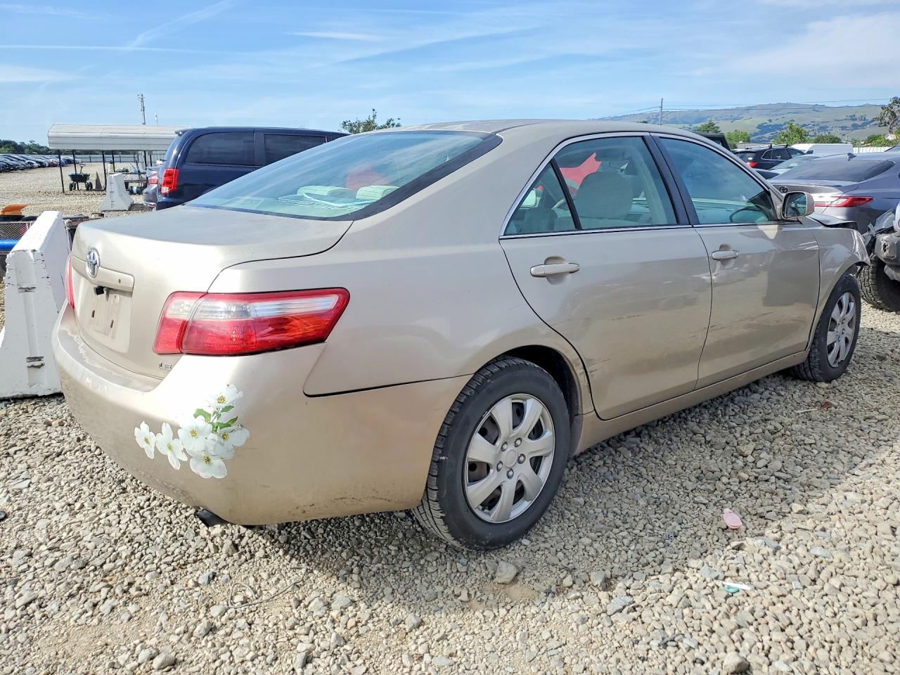 2007 TOYOTA CAMRY LE photo 3