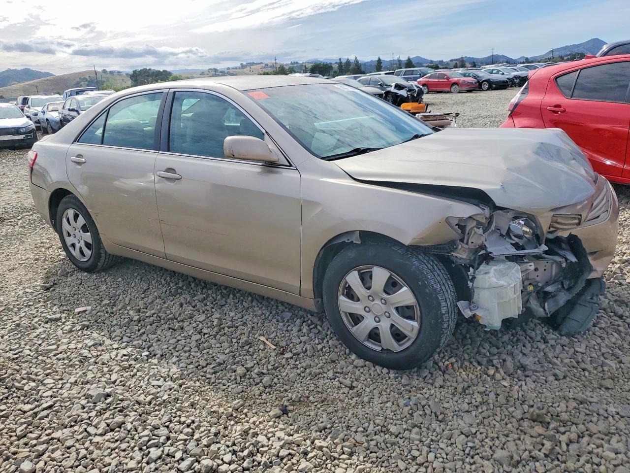2007 TOYOTA CAMRY LE photo 4