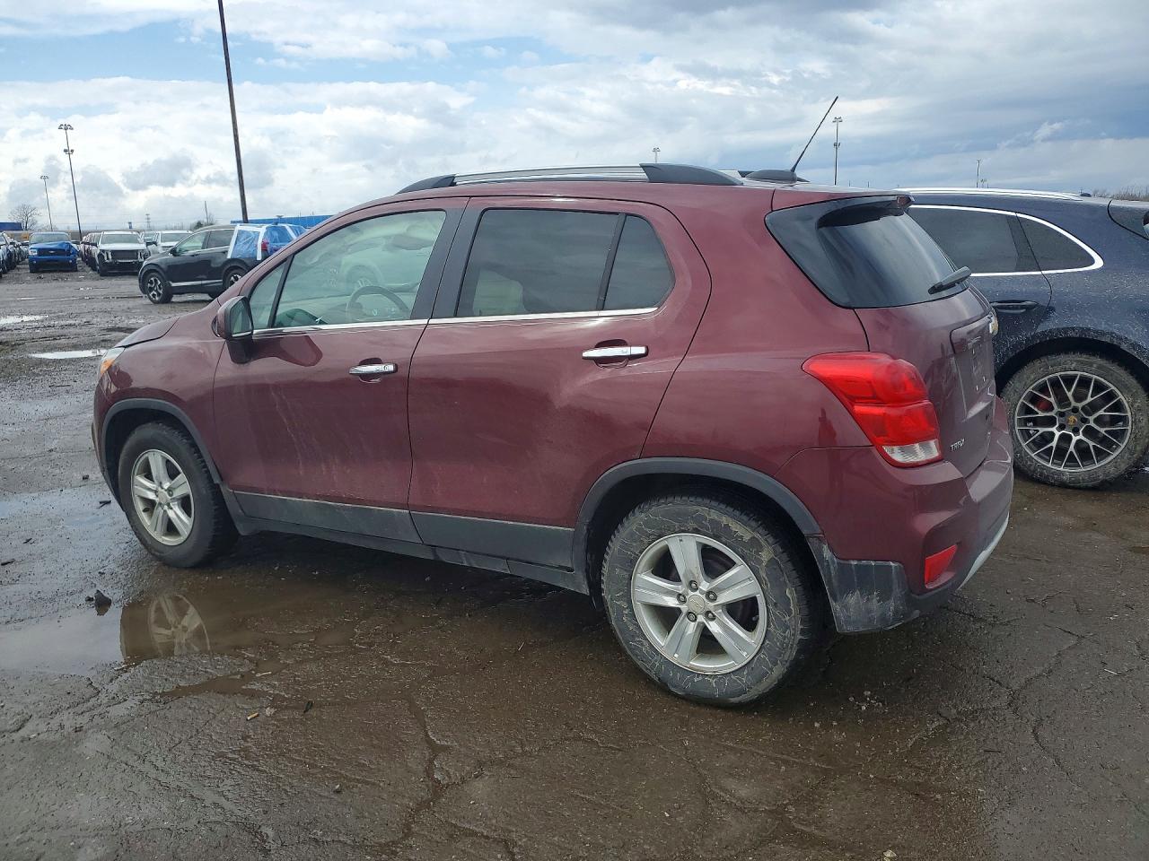 2017 CHEVROLET TRAX 1LT photo 4