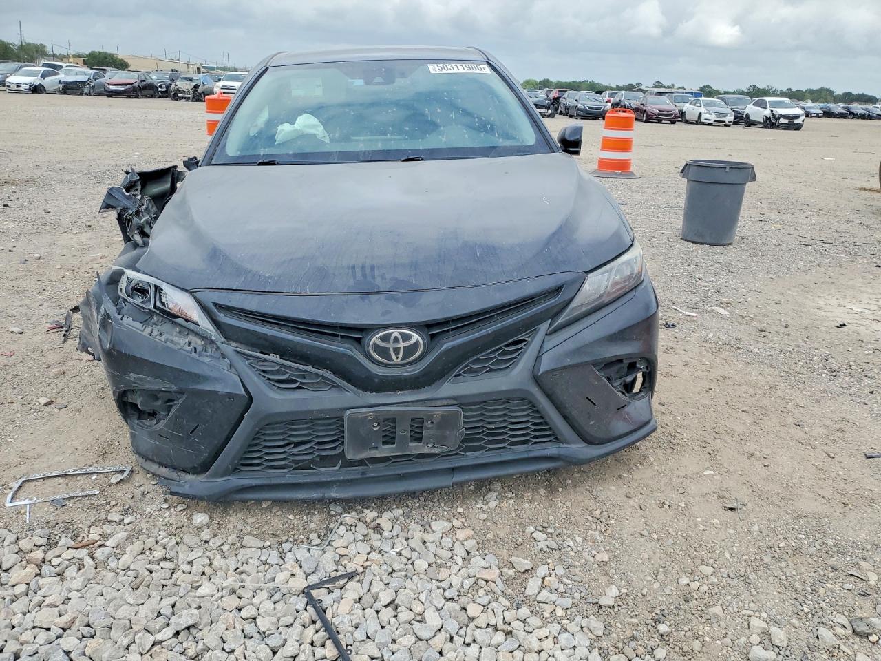 2021 TOYOTA CAMRY SE NIGHTSHADE photo 13
