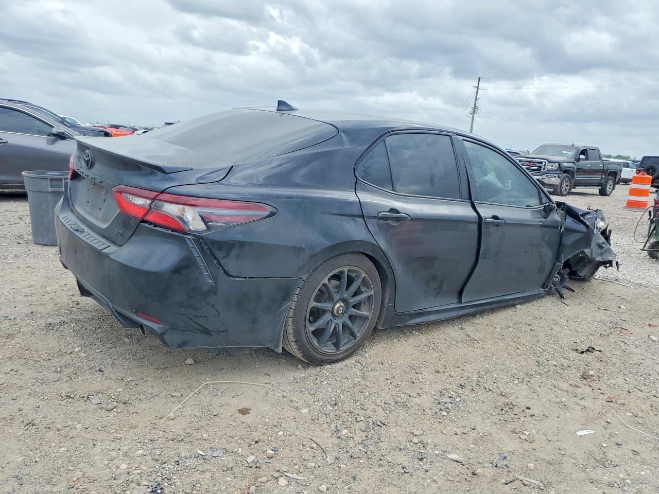 2021 TOYOTA CAMRY SE NIGHTSHADE photo 7