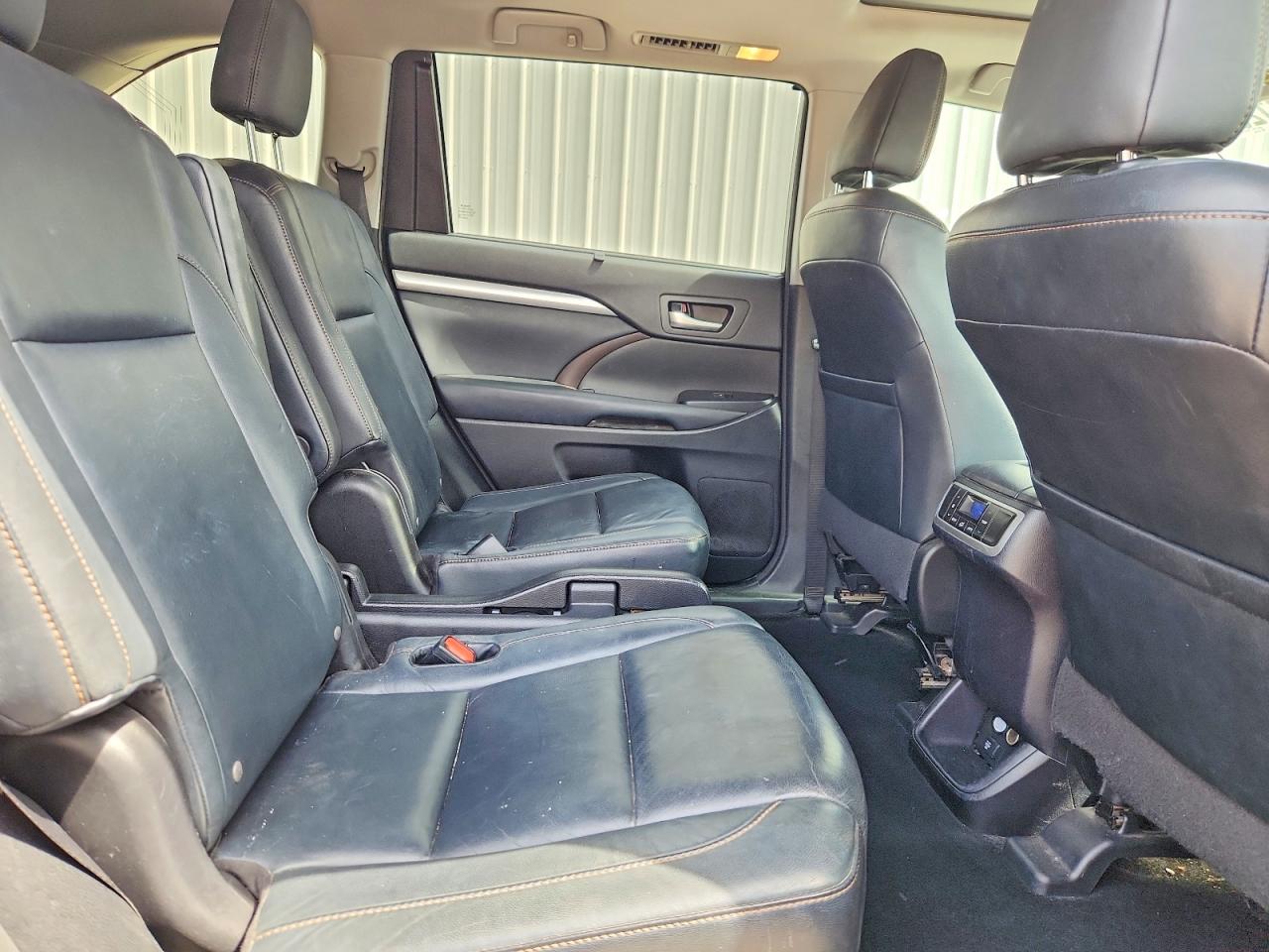 2014 TOYOTA HIGHLANDER XLE photo 21