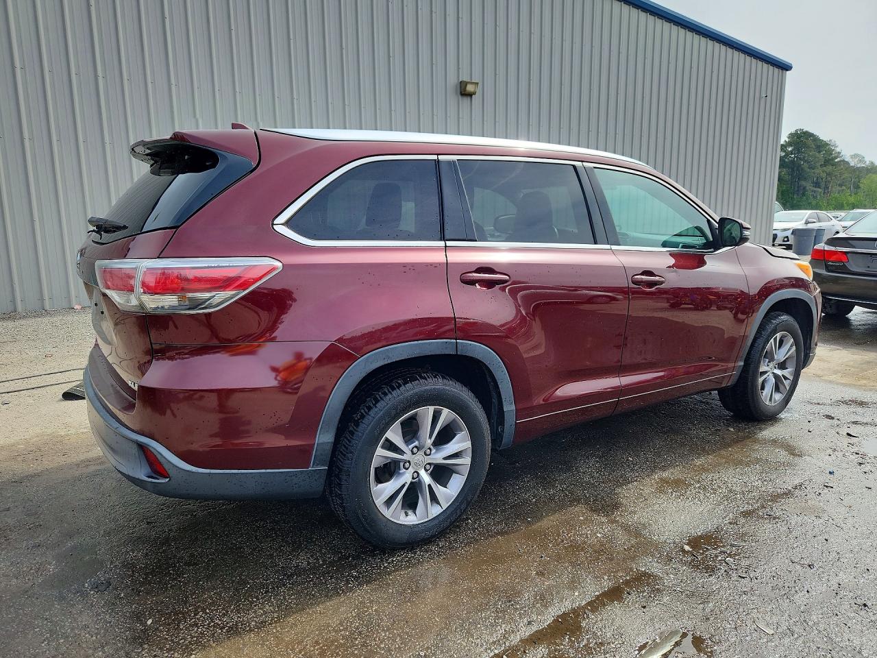 2014 TOYOTA HIGHLANDER XLE photo 5