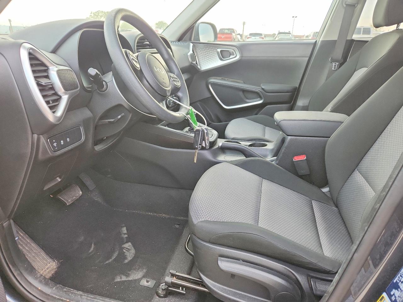 2025 KIA SOUL LX photo 19