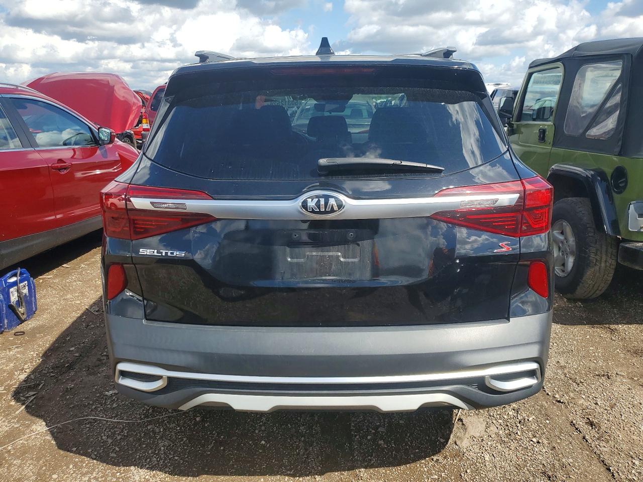 2021 KIA SELTOS S photo 16