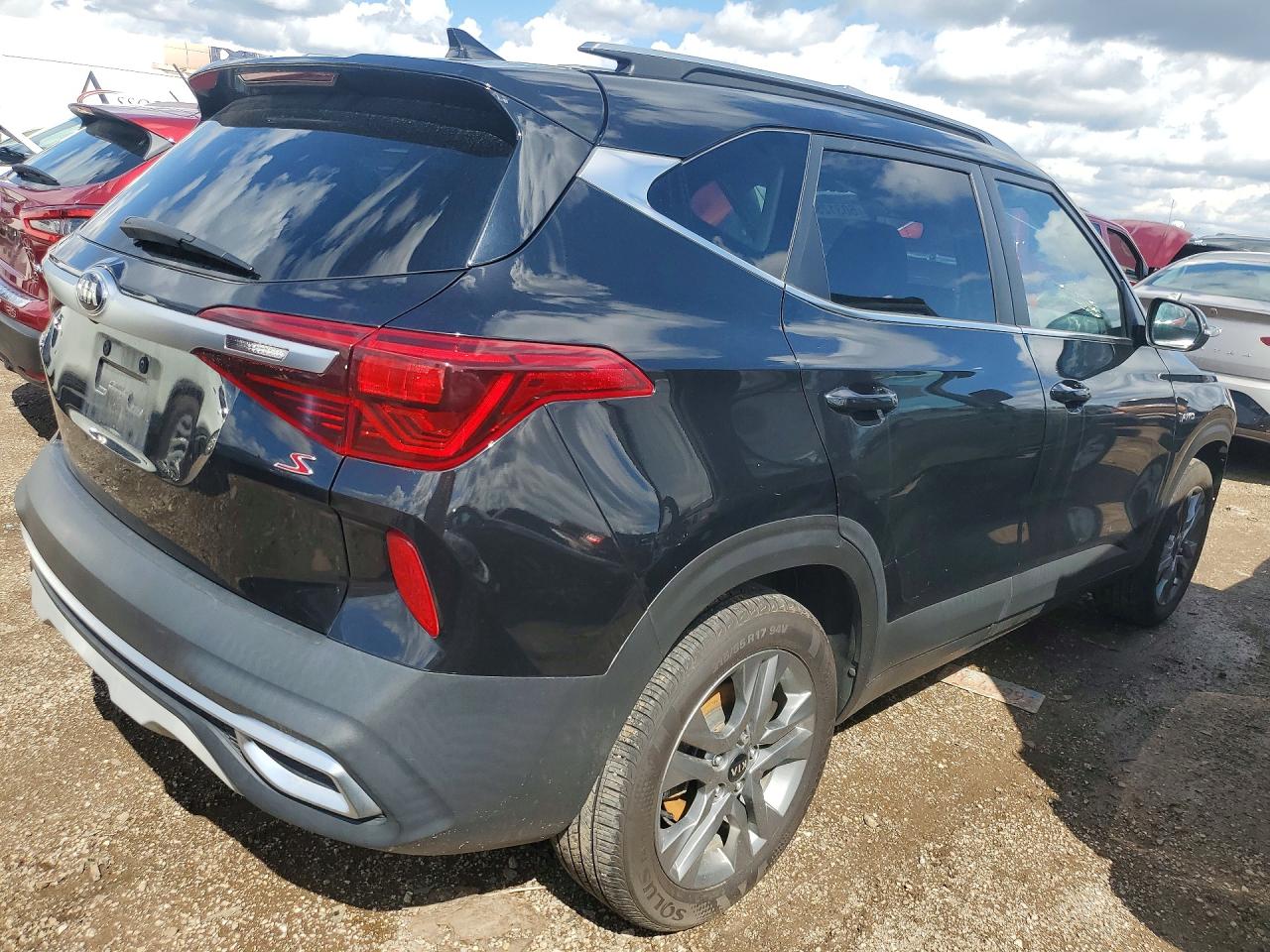 2021 KIA SELTOS S photo 7