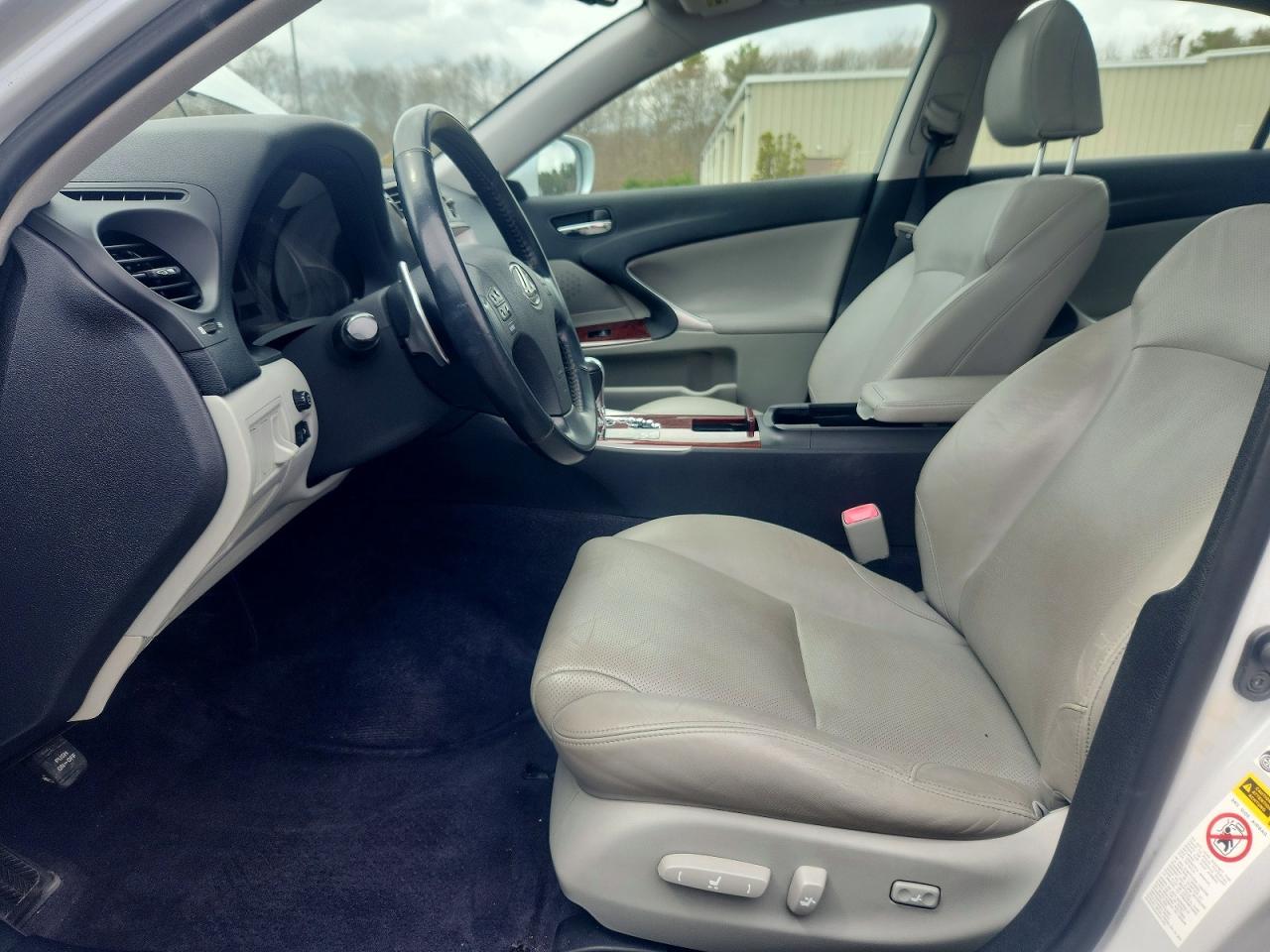 2008 LEXUS IS 250 photo 19