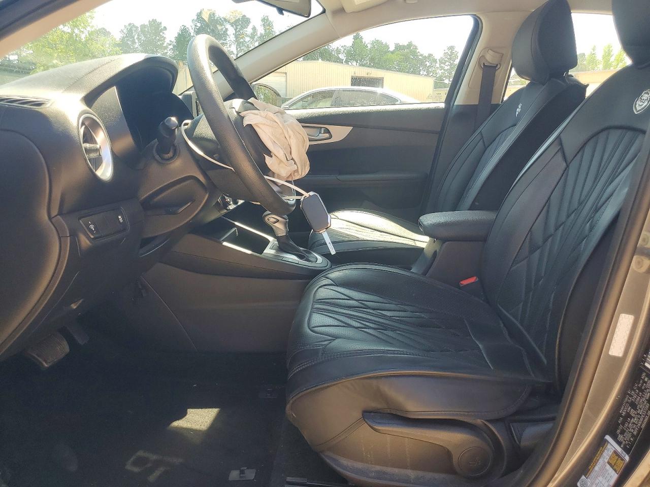 2023 KIA FORTE LXS photo 13