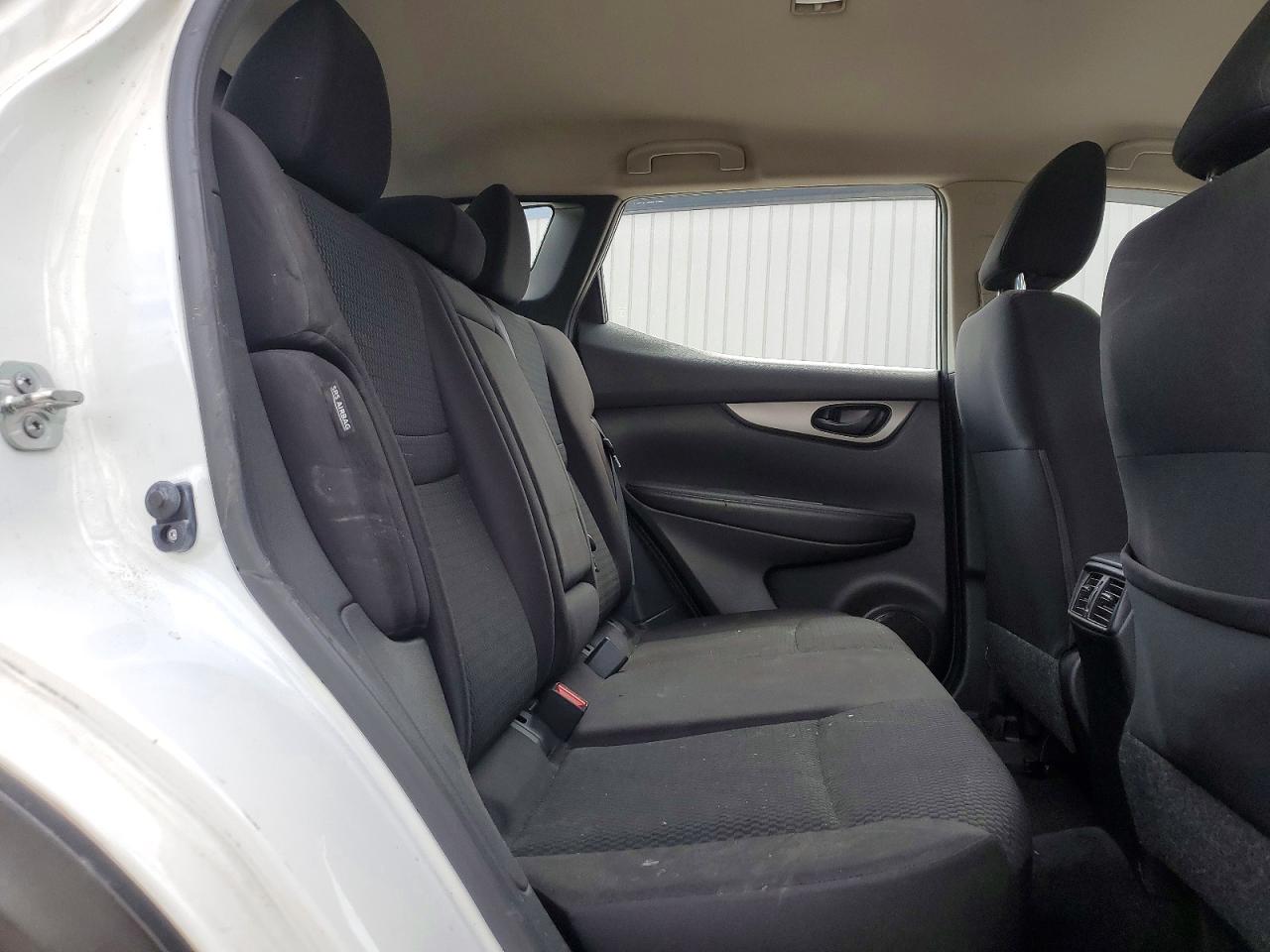 2020 NISSAN ROGUE SPORT S photo 11