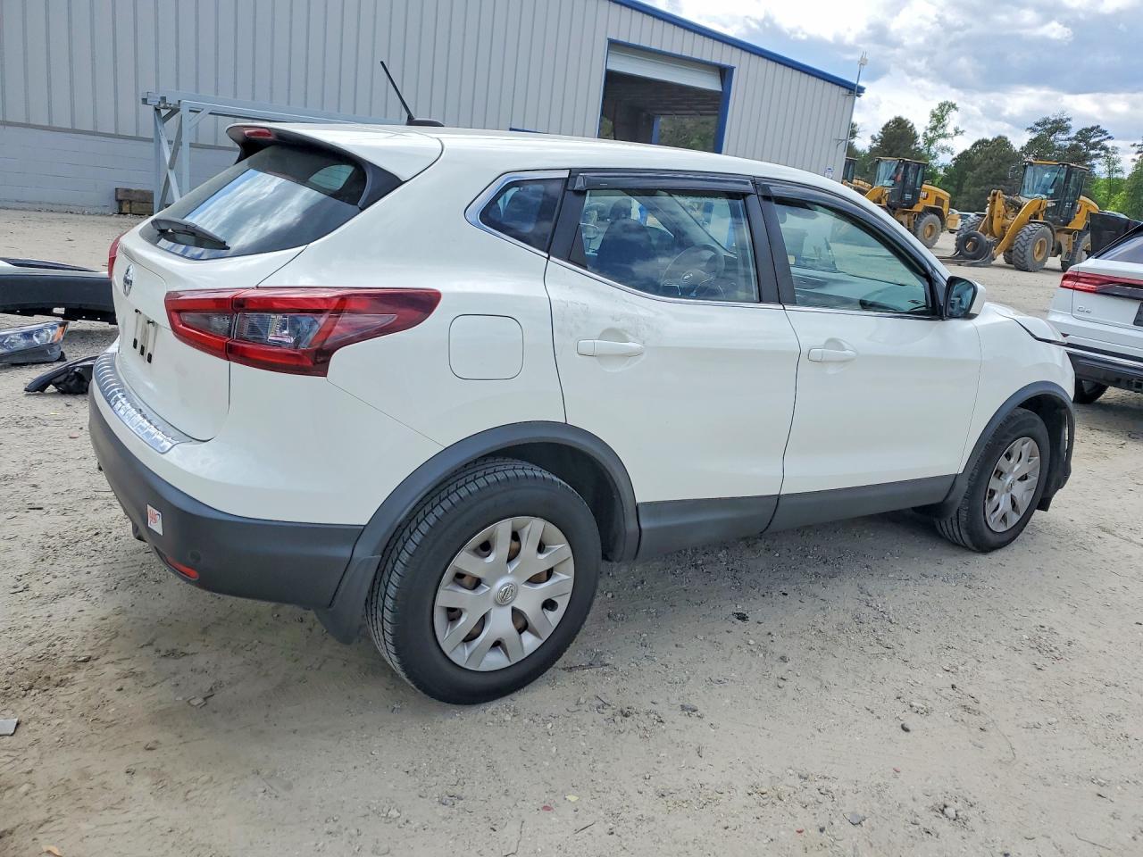 2020 NISSAN ROGUE SPORT S photo 3