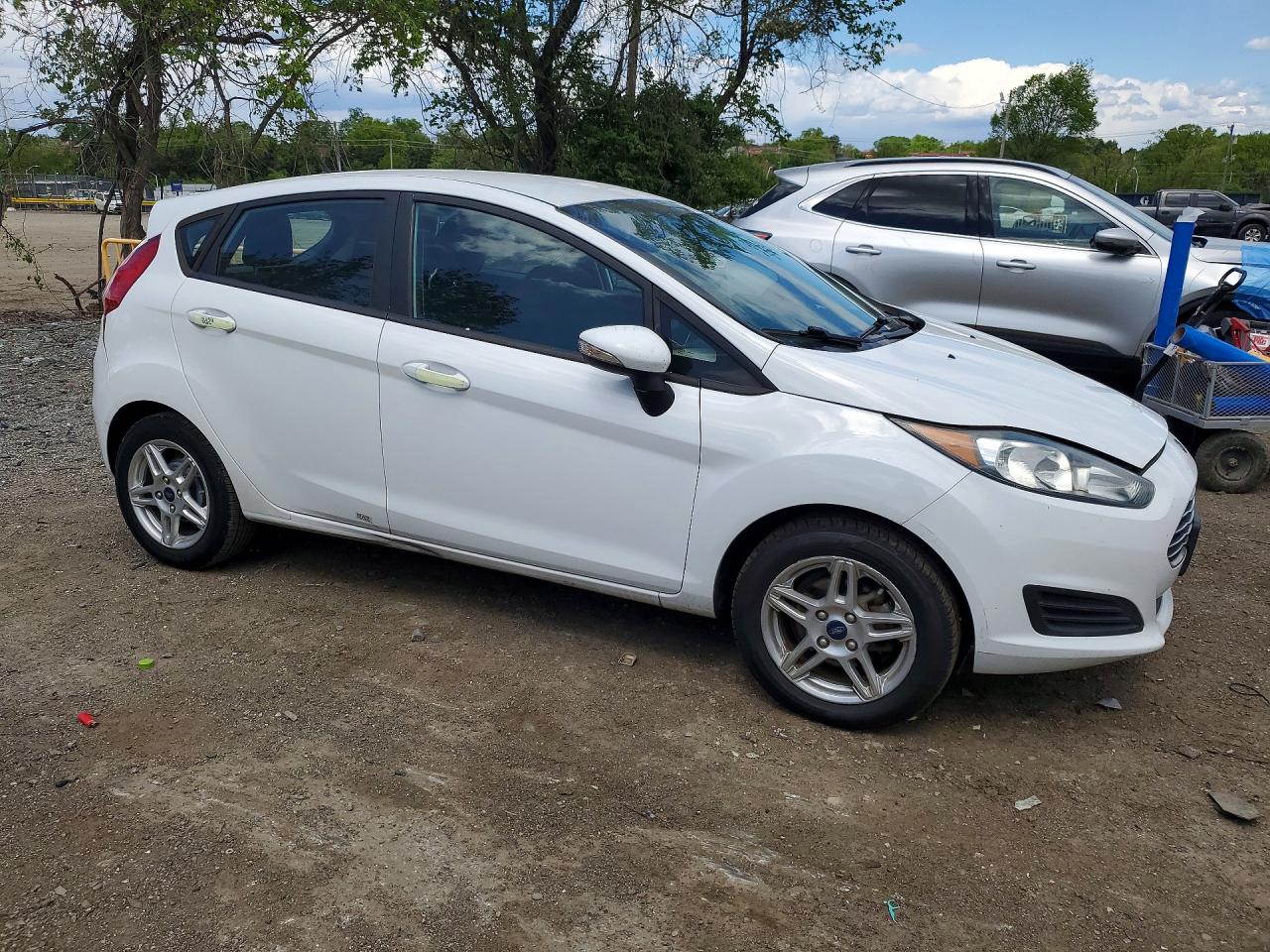 2019 FORD FIESTA SE photo 4