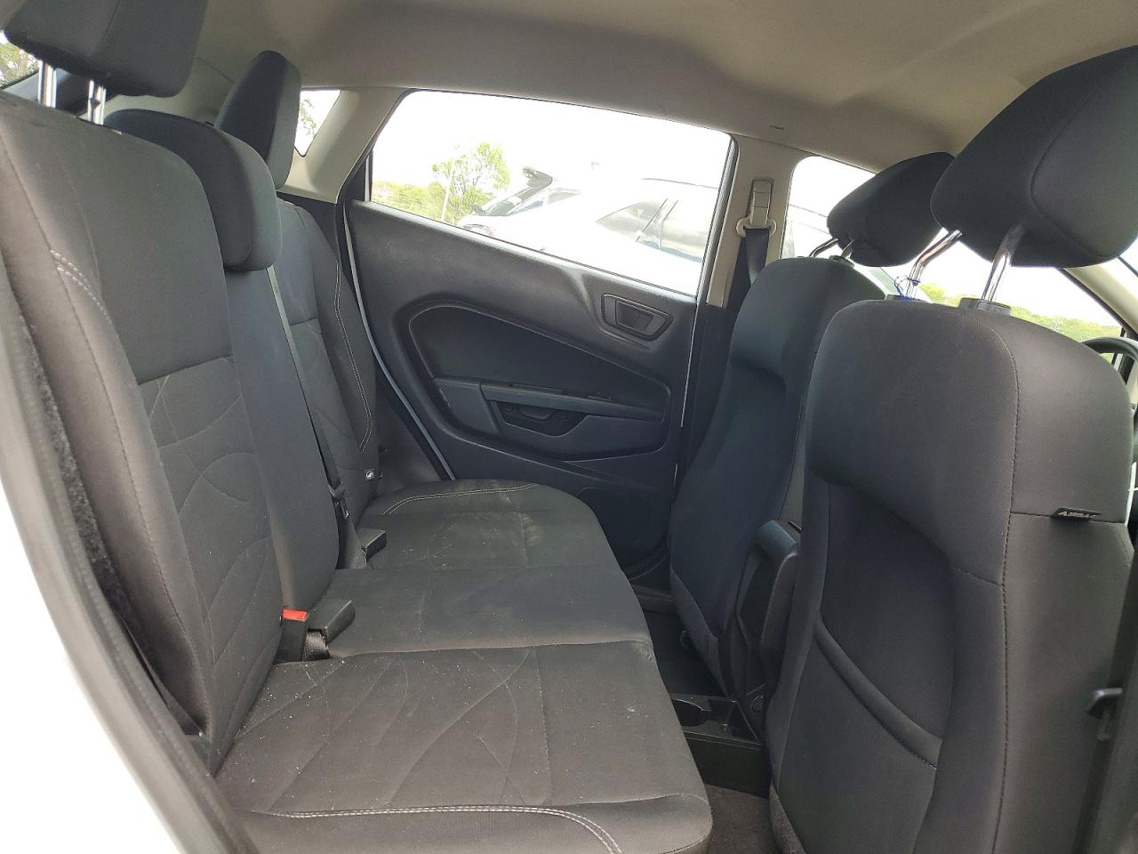 2019 FORD FIESTA SE photo 10
