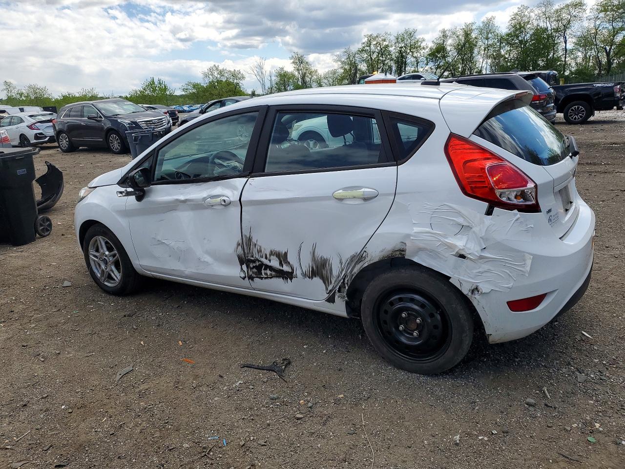 2019 FORD FIESTA SE photo 2