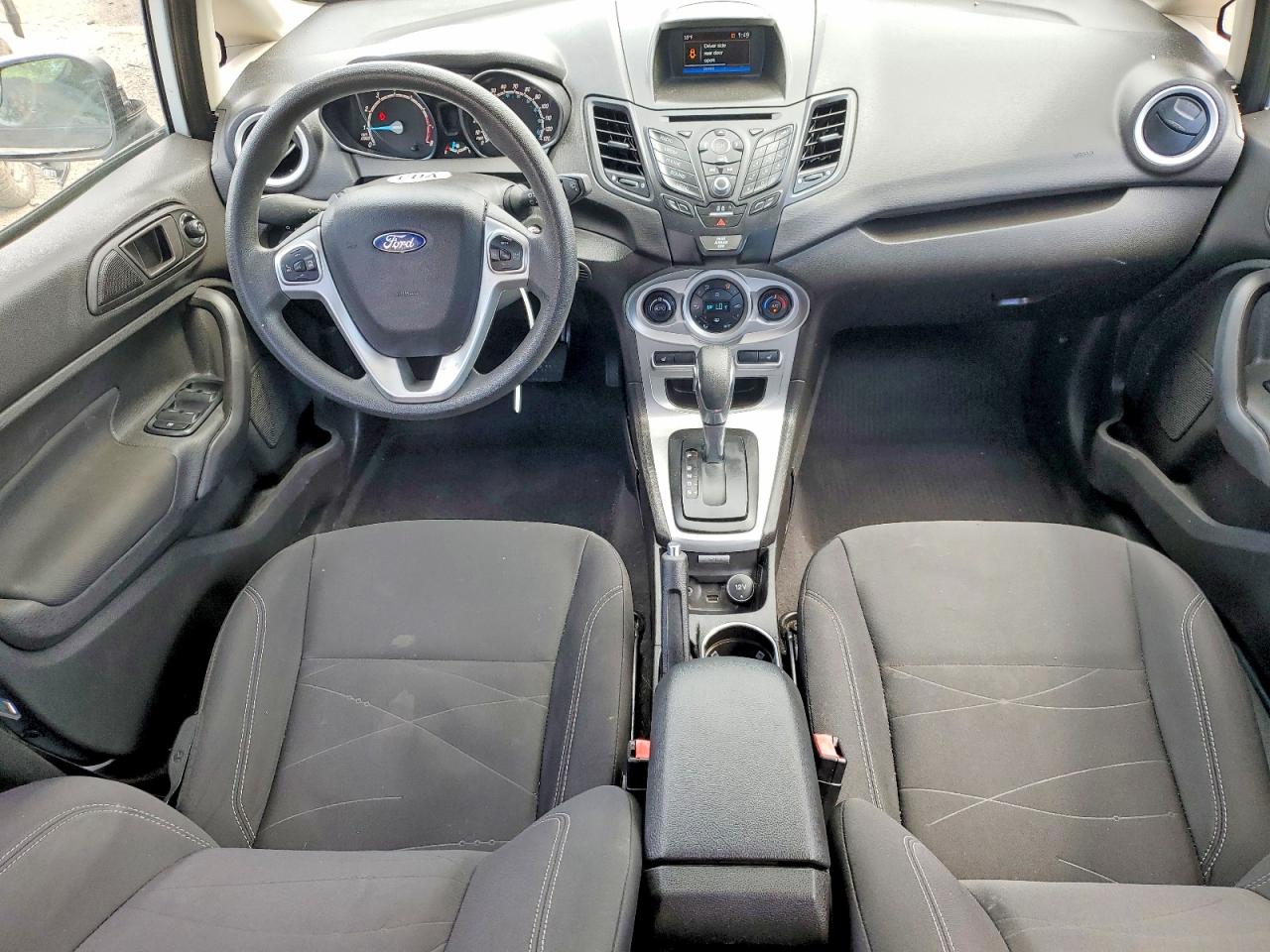 2019 FORD FIESTA SE photo 8
