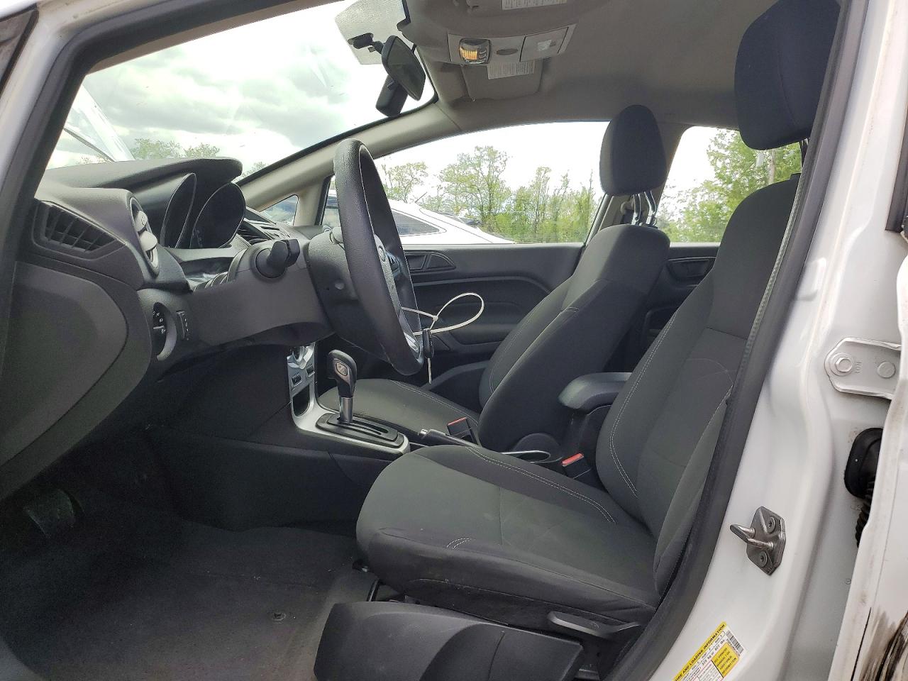 2019 FORD FIESTA SE photo 7