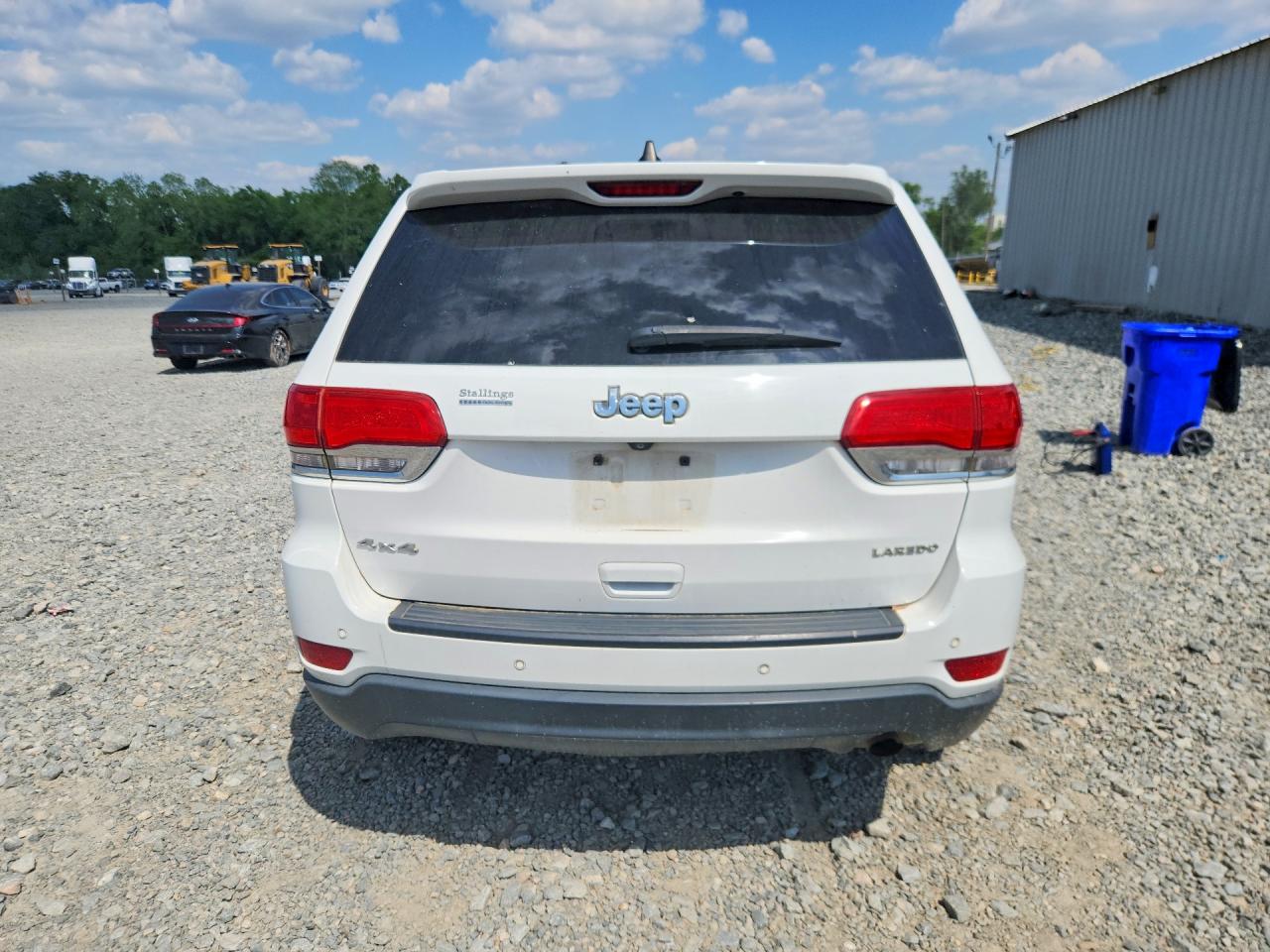 2018 JEEP GRAND CHEROKEE LAREDO photo 16