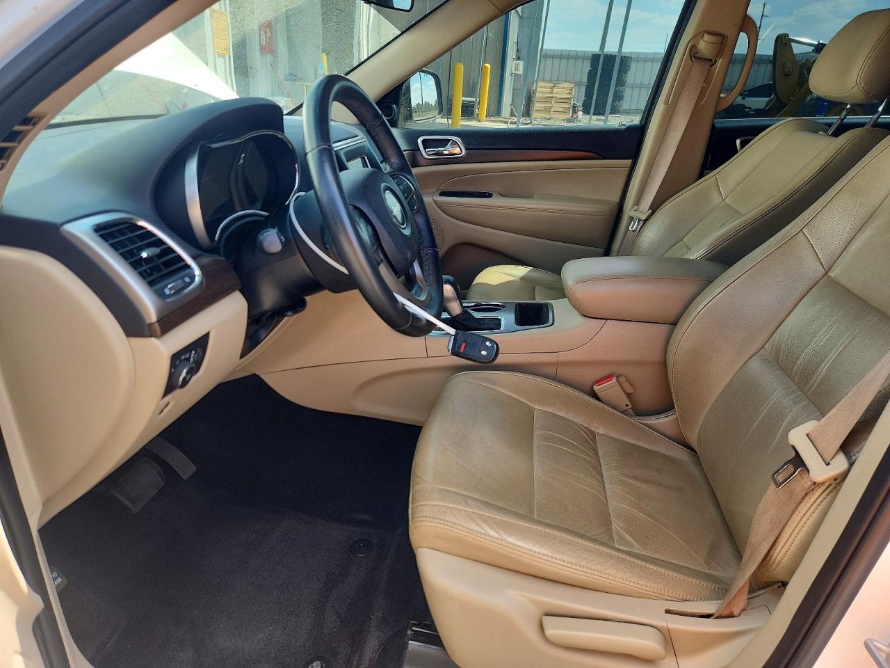 2018 JEEP GRAND CHEROKEE LAREDO photo 19