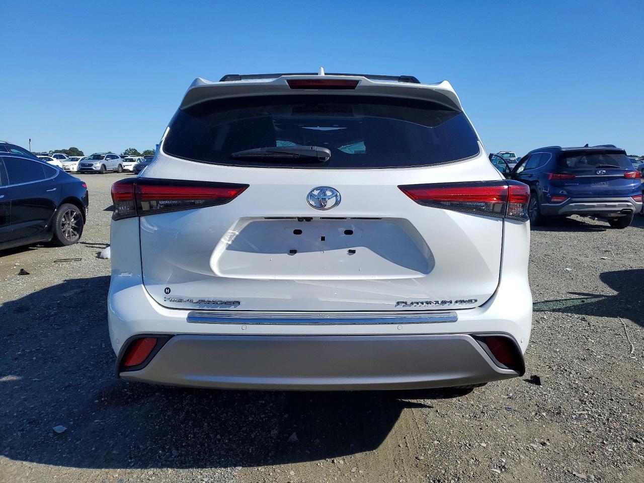 2023 TOYOTA HIGHLANDER PLATINUM photo 11
