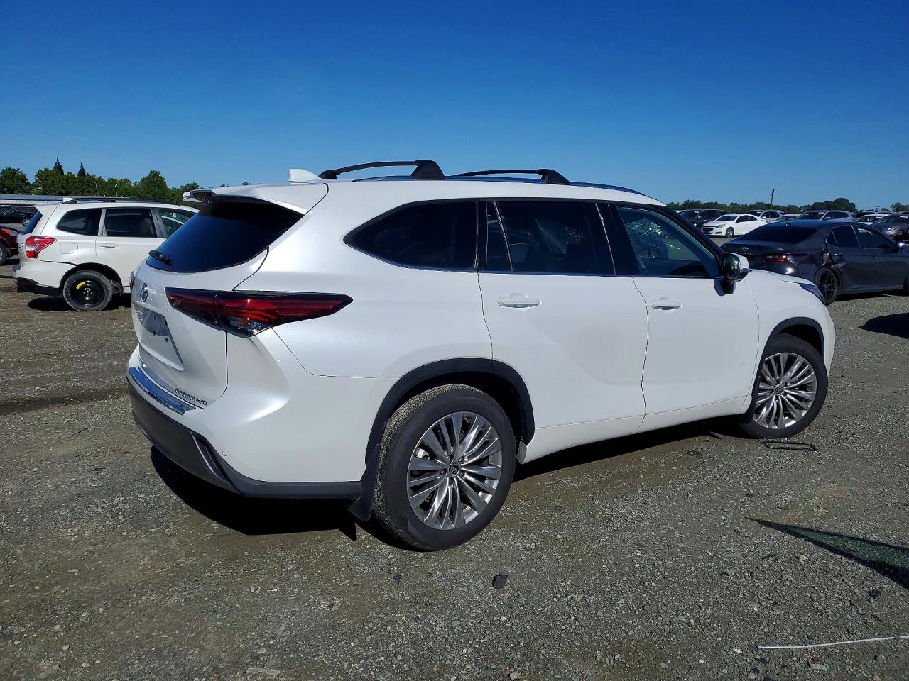 2023 TOYOTA HIGHLANDER PLATINUM photo 5