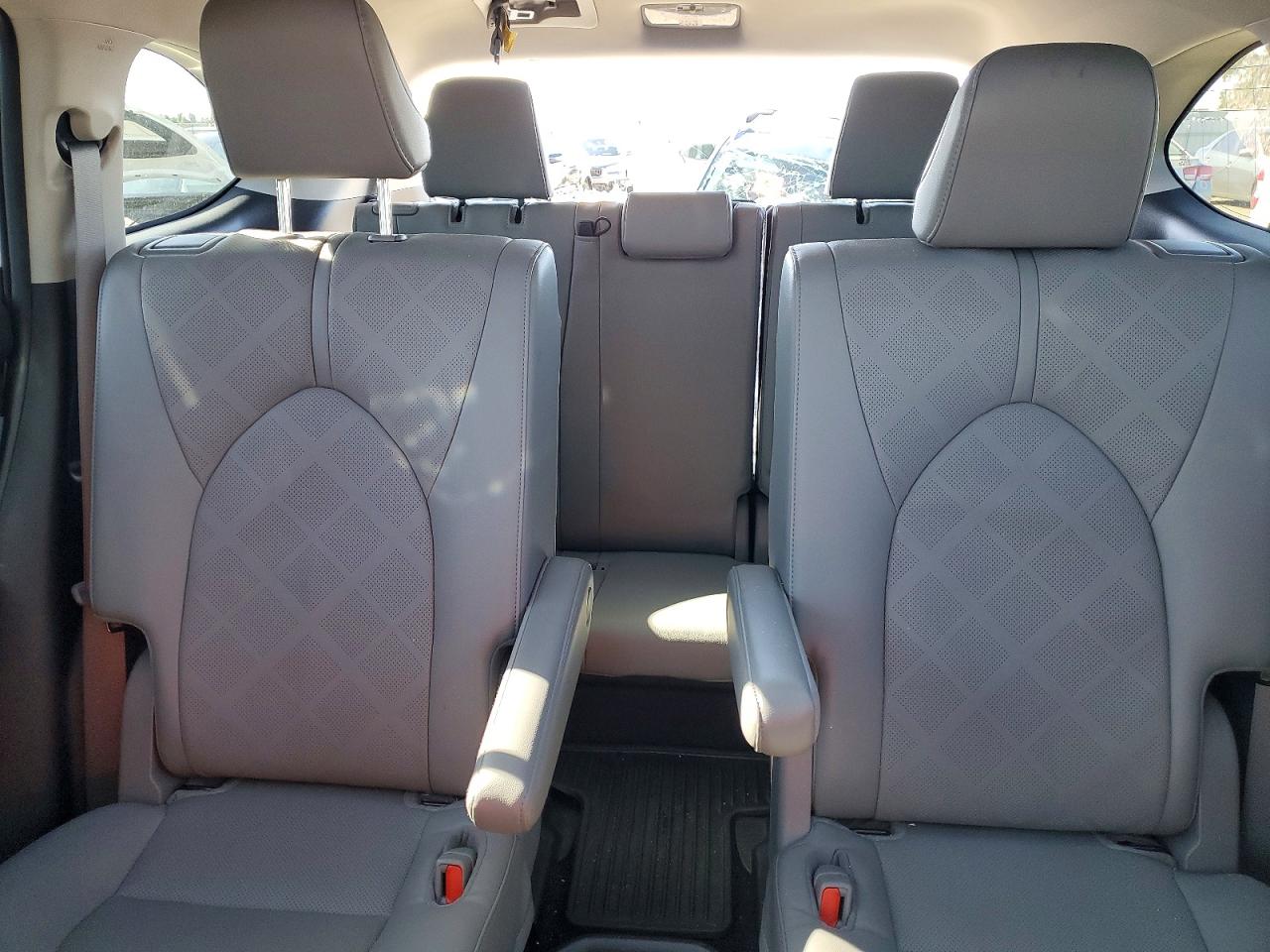 2023 TOYOTA HIGHLANDER PLATINUM photo 19
