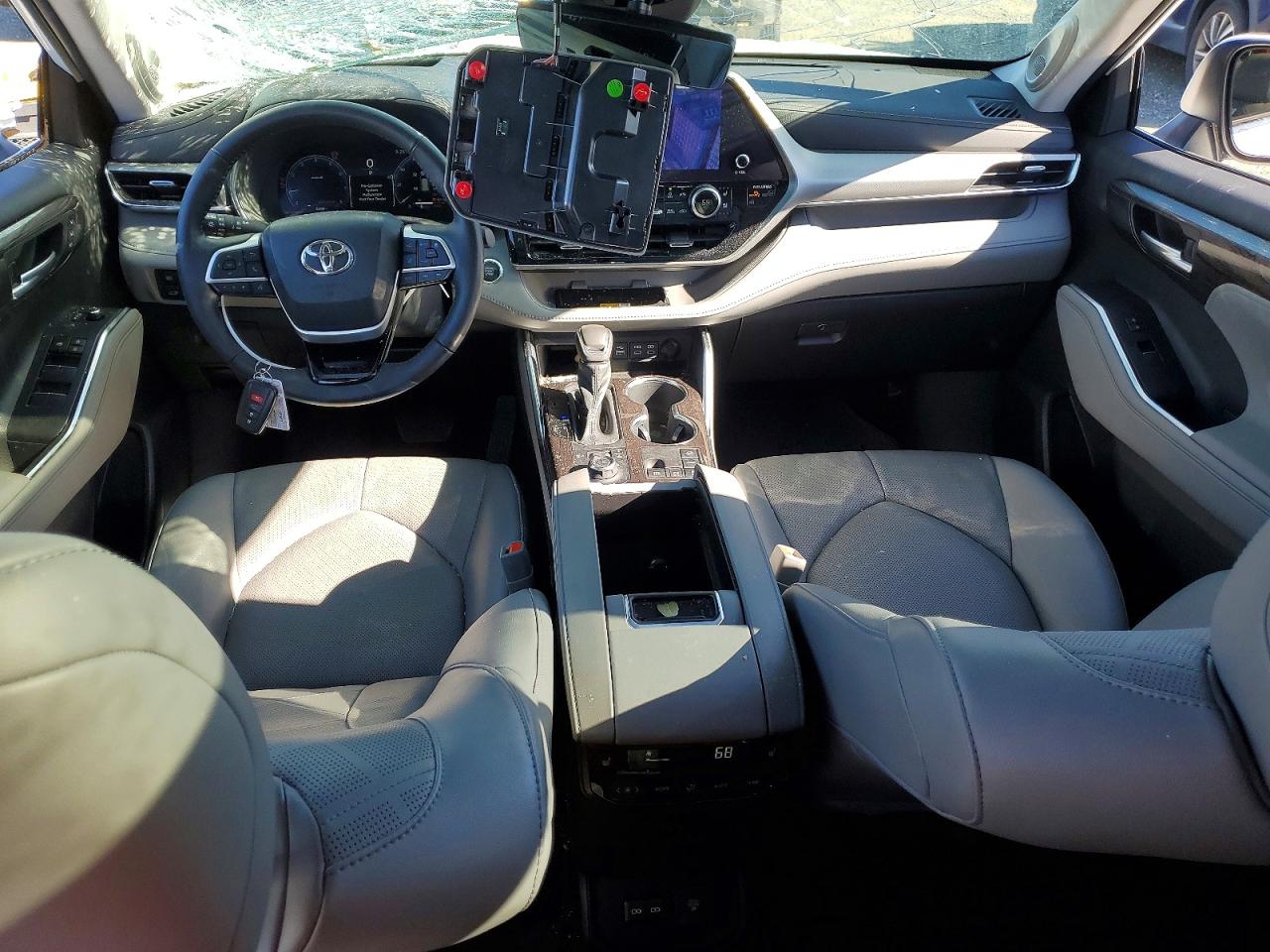 2023 TOYOTA HIGHLANDER PLATINUM photo 15