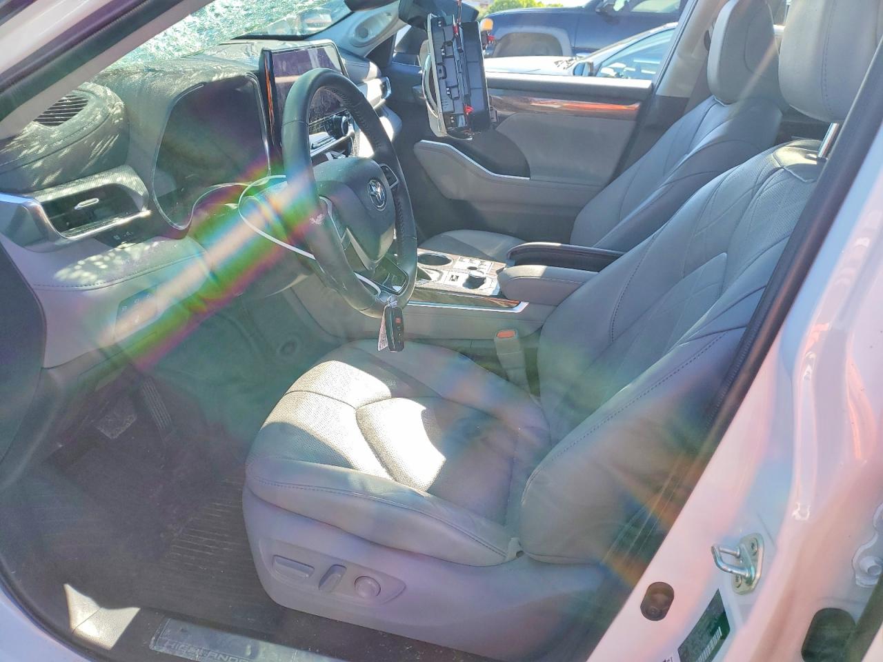 2023 TOYOTA HIGHLANDER PLATINUM photo 13