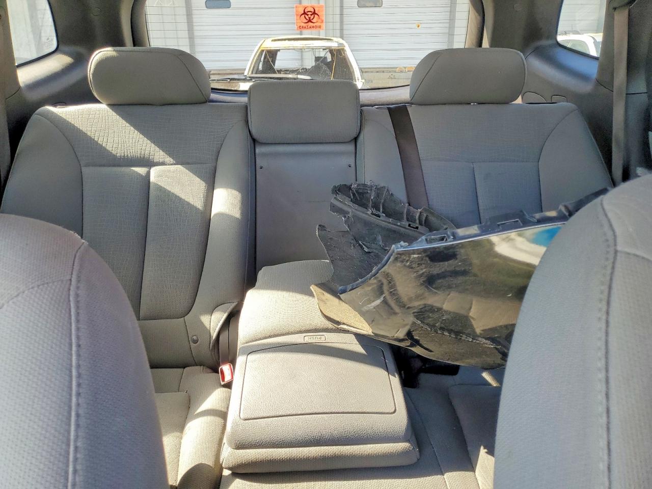 2010 HYUNDAI SANTA FE GLS photo 28