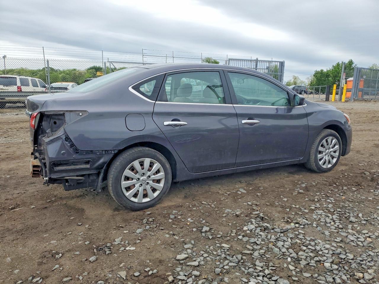 2013 NISSAN SENTRA S photo 7