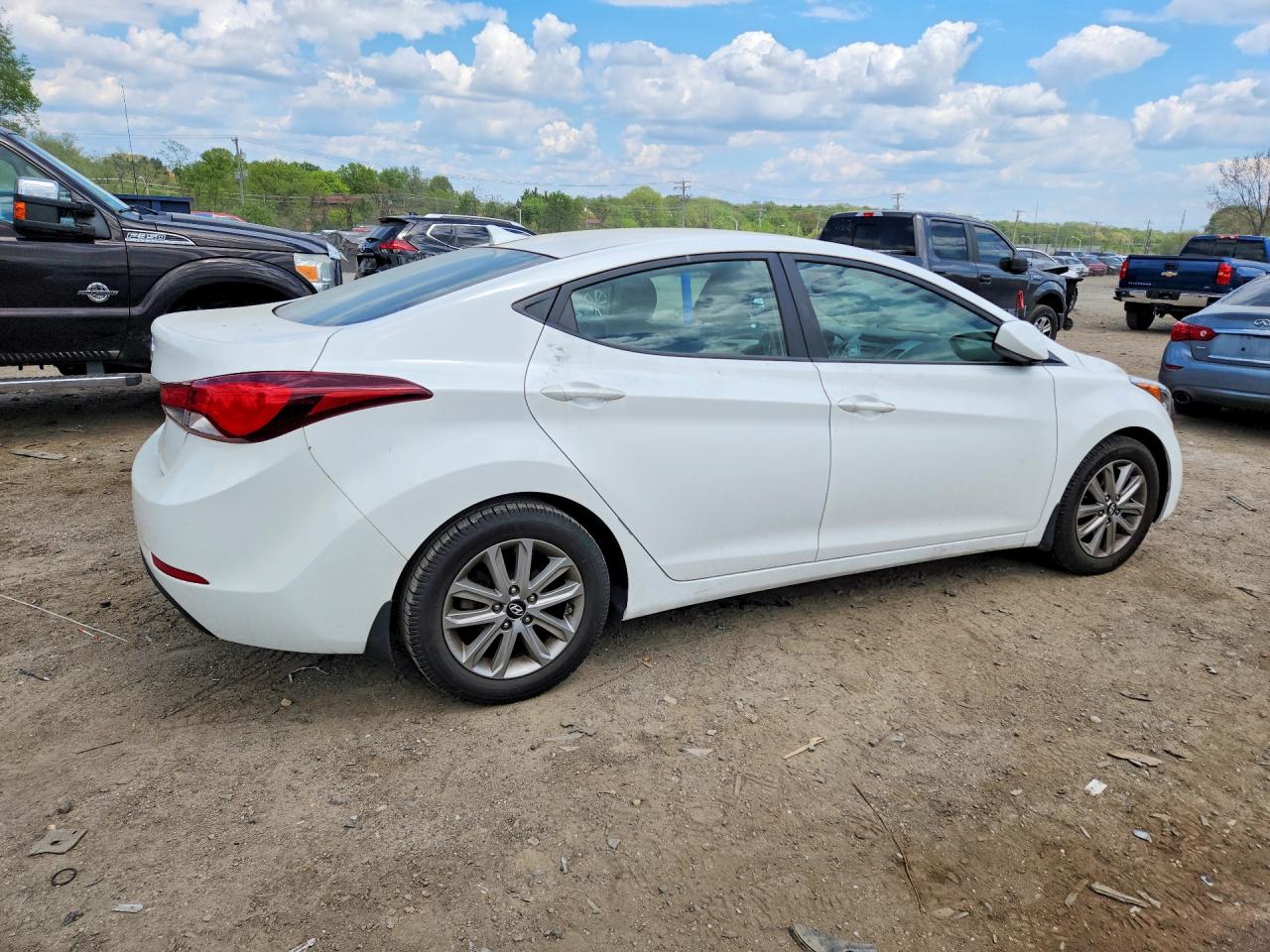 2014 HYUNDAI ELANTRA SE photo 5