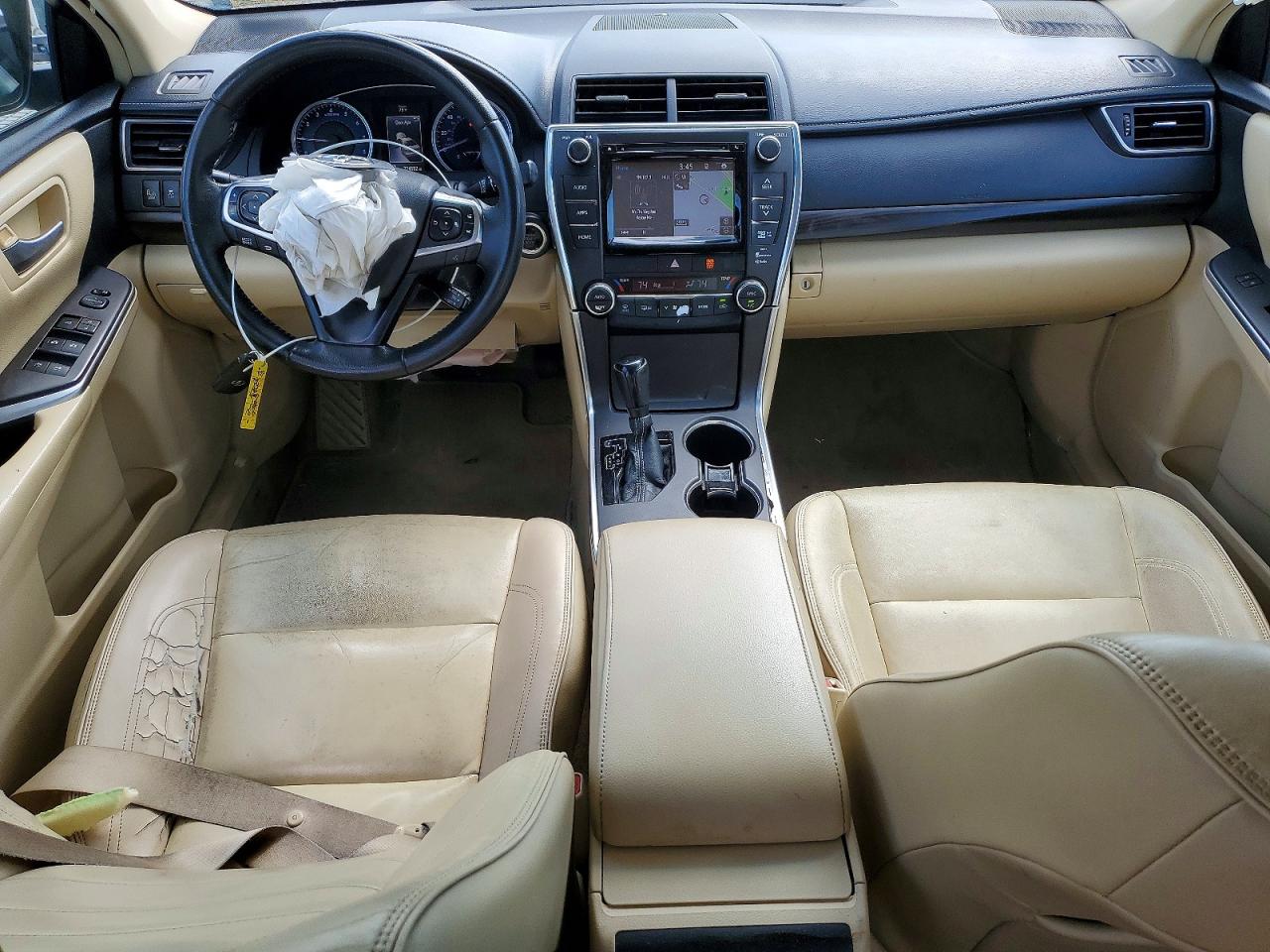 2015 TOYOTA CAMRY XLE photo 15