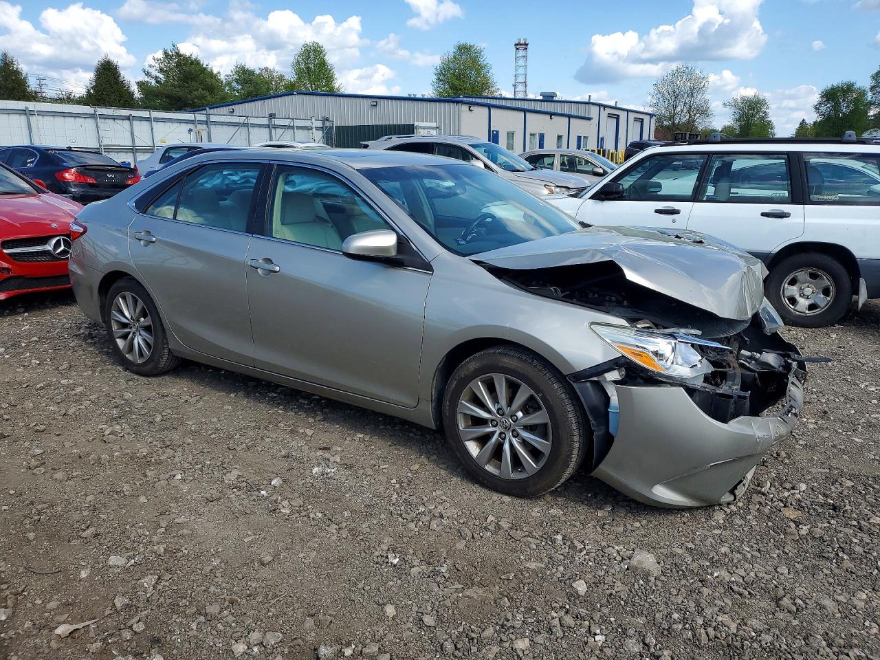 2015 TOYOTA CAMRY XLE photo 7