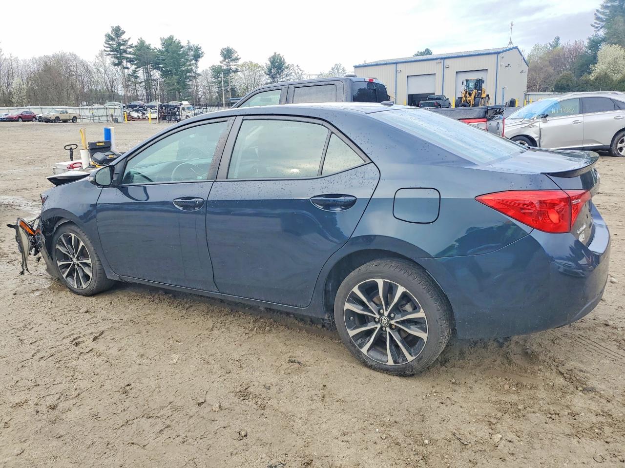 2017 TOYOTA COROLLA XSE photo 2
