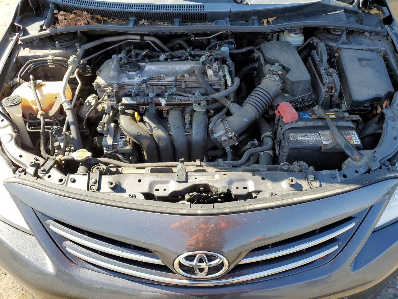 2013 TOYOTA COROLLA LE photo 11