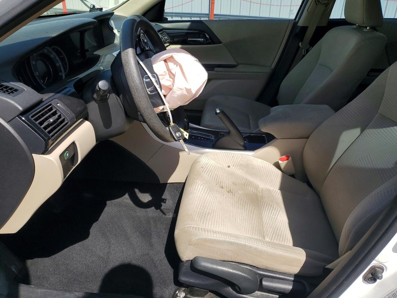 2017 HONDA ACCORD LX photo 13