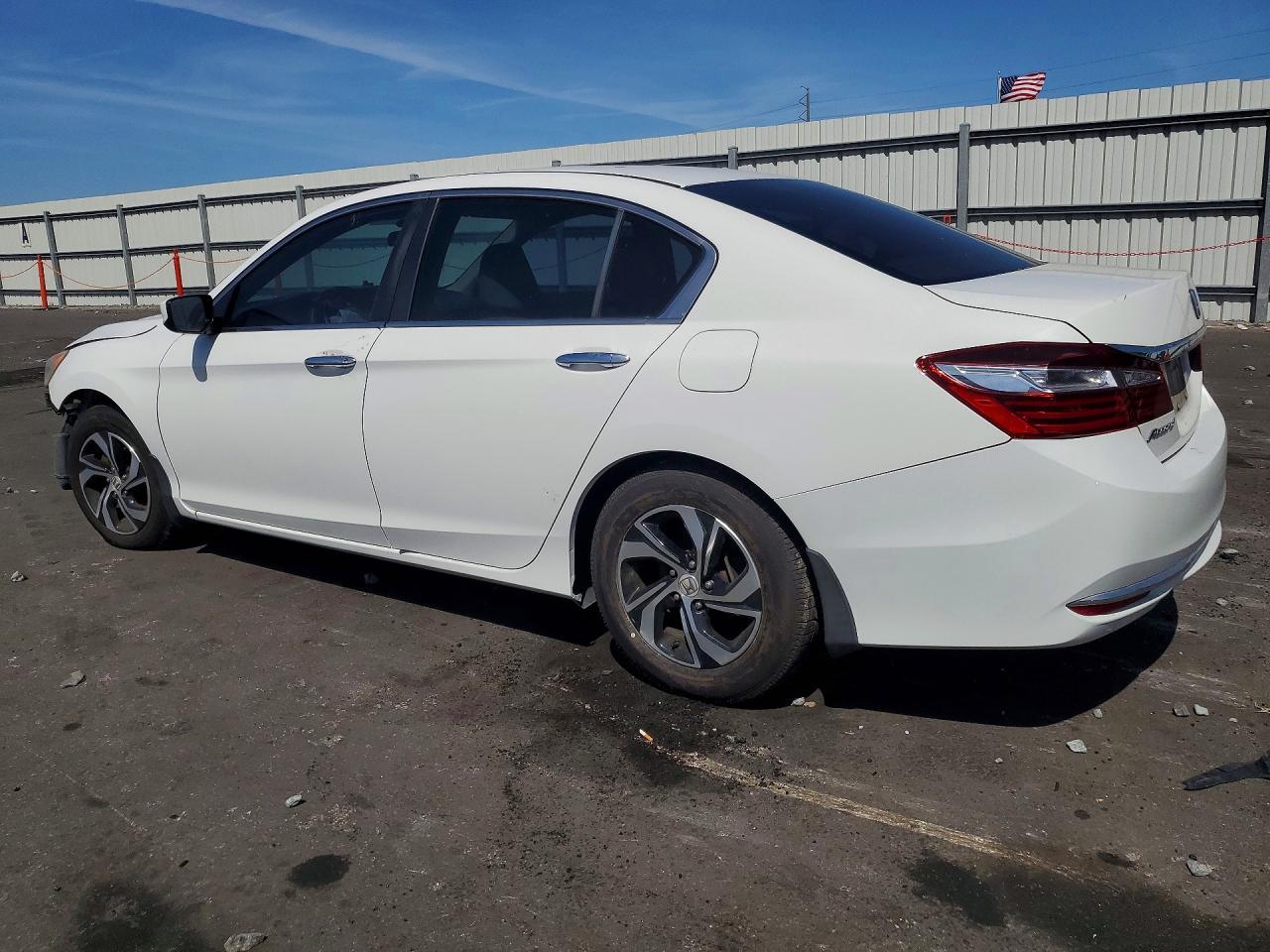 2017 HONDA ACCORD LX photo 3