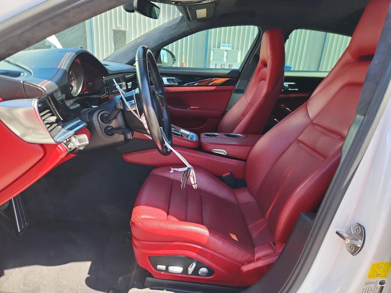 2020 PORSCHE PANAMERA GTS photo 13