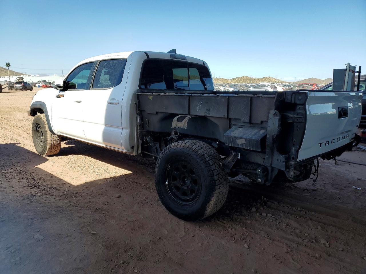 2017 TOYOTA TACOMA TRD OFF-ROAD photo 3