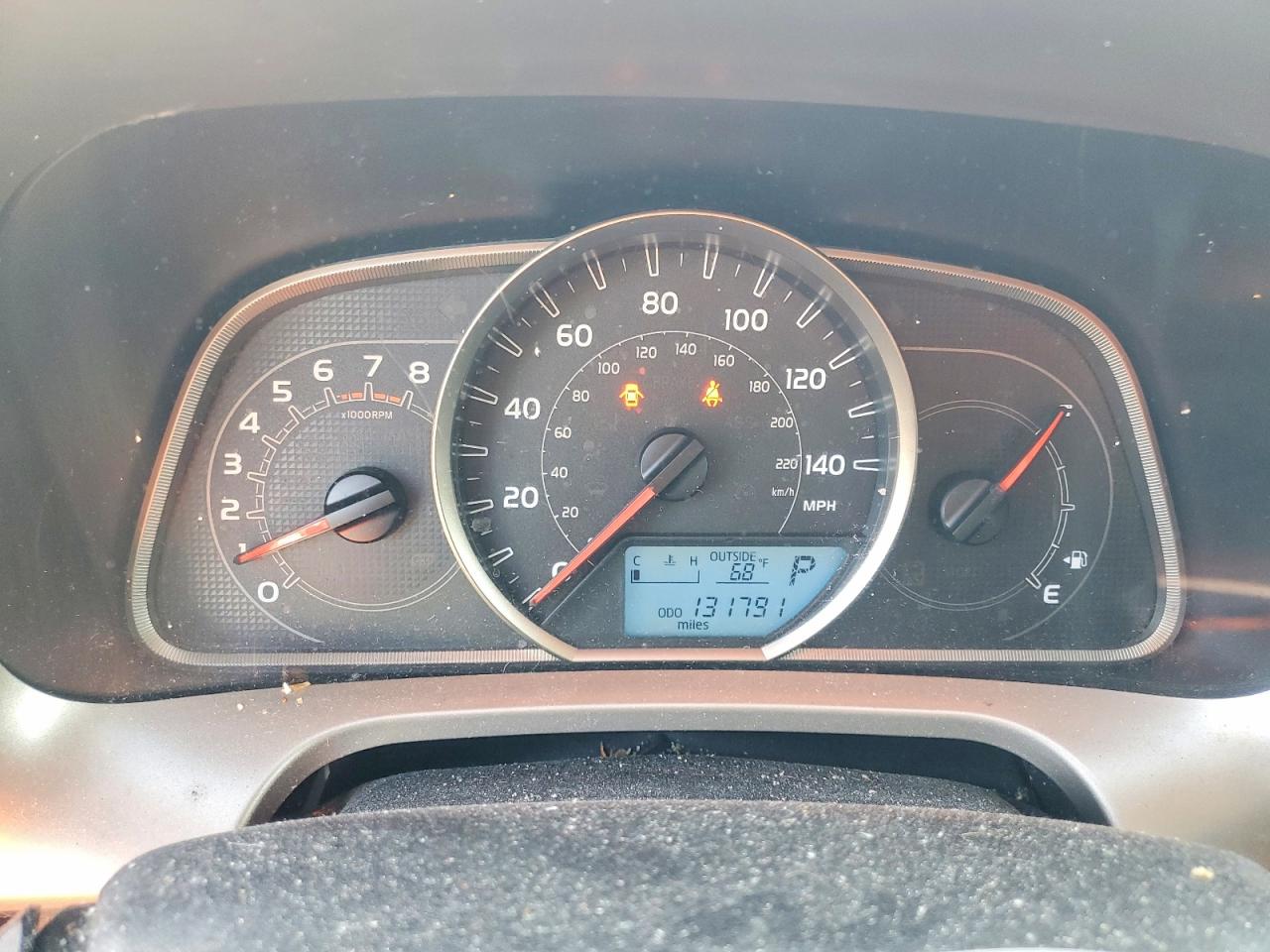 2014 TOYOTA RAV4 XLE photo 25
