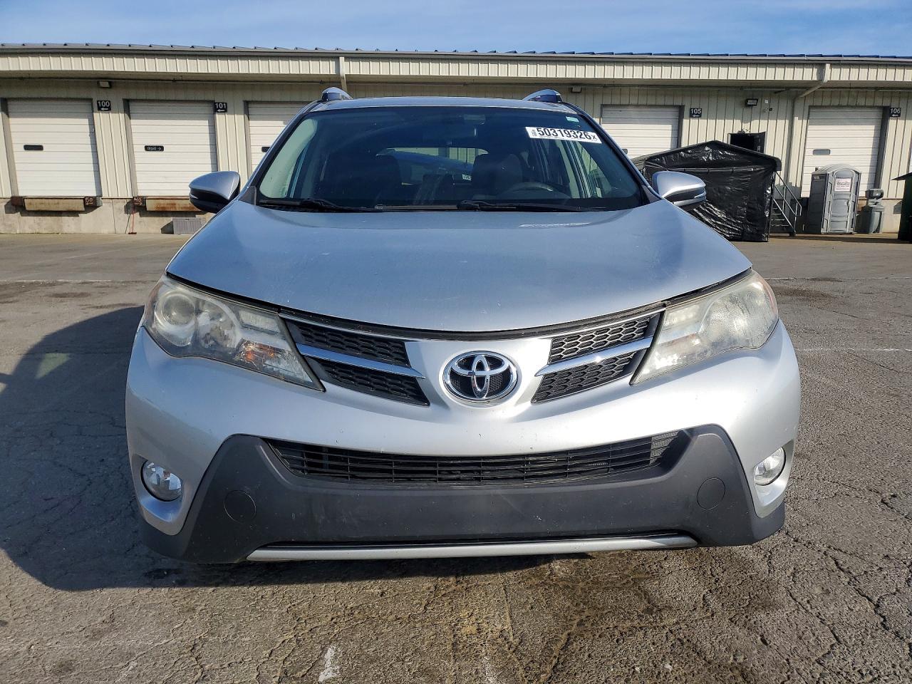 2014 TOYOTA RAV4 XLE photo 13