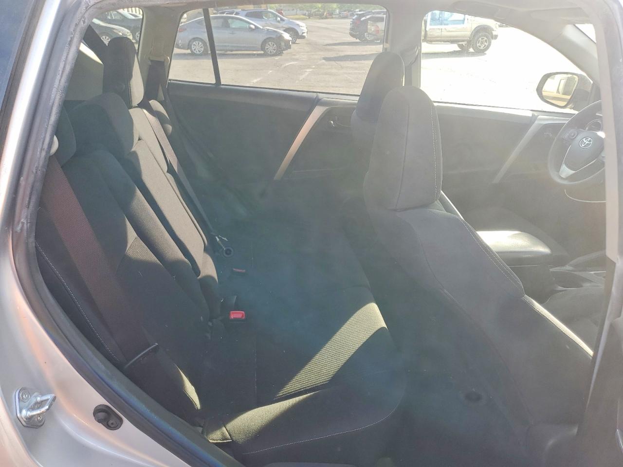 2014 TOYOTA RAV4 XLE photo 31