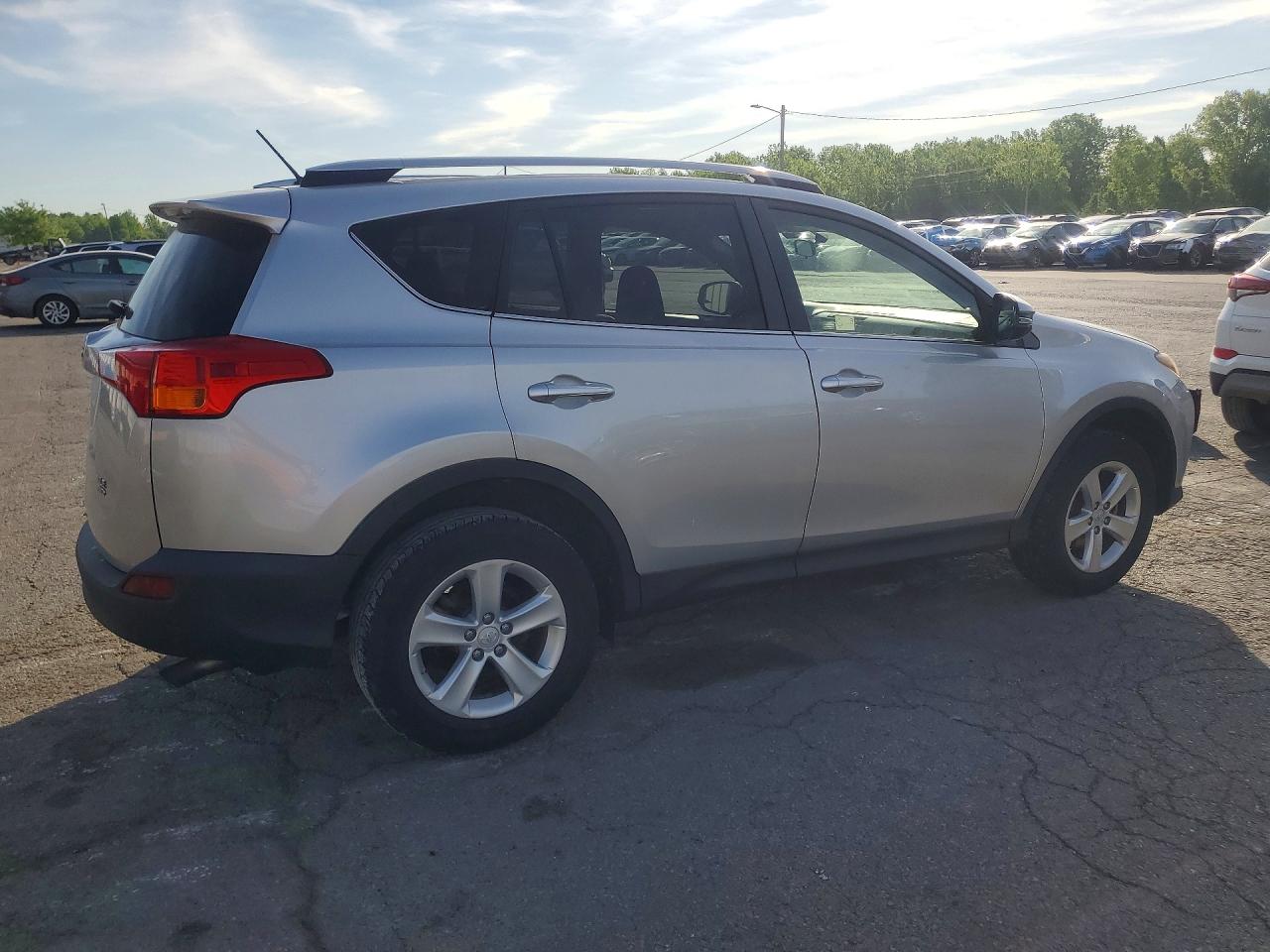 2014 TOYOTA RAV4 XLE photo 7